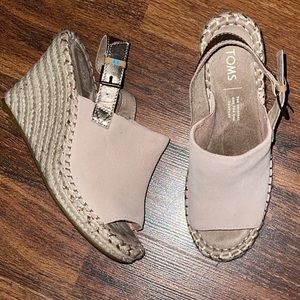 Women’s Tom’s Wedges size 6